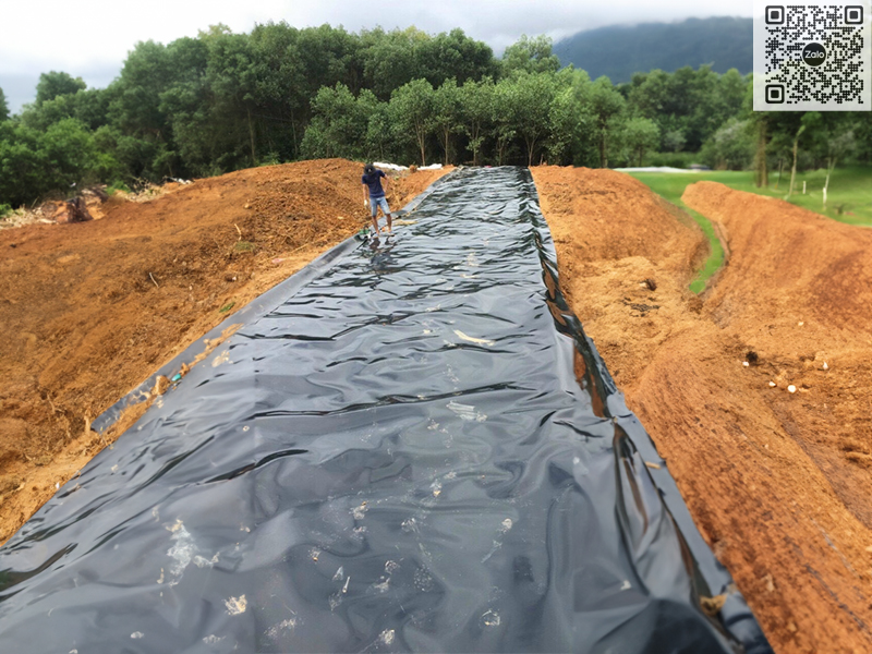 MÀNG CHỐNG THẤM HDPE SOLMAX: Lựa chọn hàng đầu cho hồ nuôi thủy sản và hệ thống chất thải