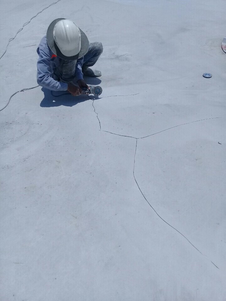 Xử Lý Vết Nứt Bê Tông